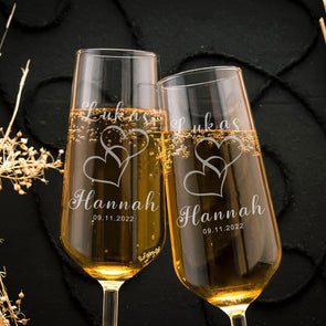 Personalized Wedding Glass Set of 2 Groom and Bride Champagne Flute Mr and Mrs Champagne Glasses Wedding Gifts